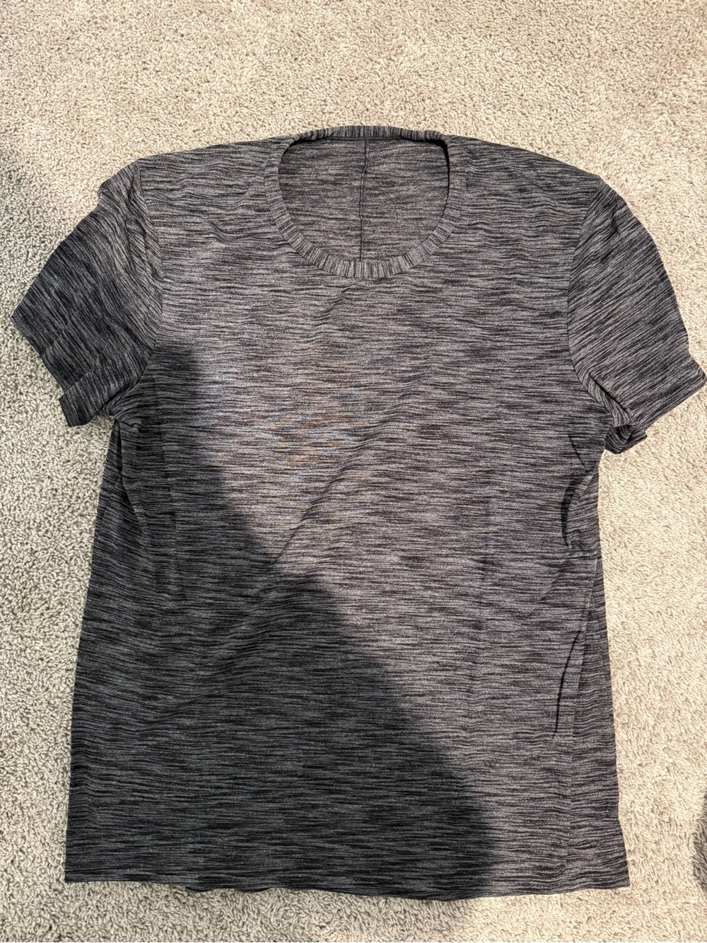 lululemon athletica Men's Short Sleeve Tee in Heathered Gray